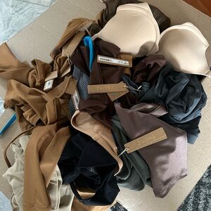 45pc Skims Reseller Bundle